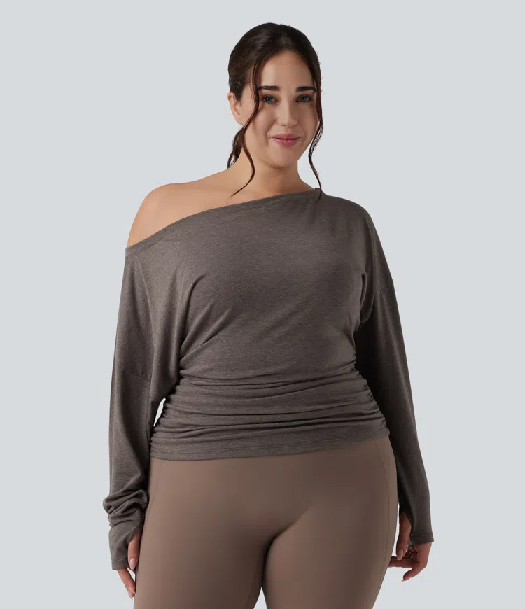 Gerafftes Yoga-Sport-Top mit langen Ärmeln, Daumenlöchern und One-Shoulder-Design - Plus-Size