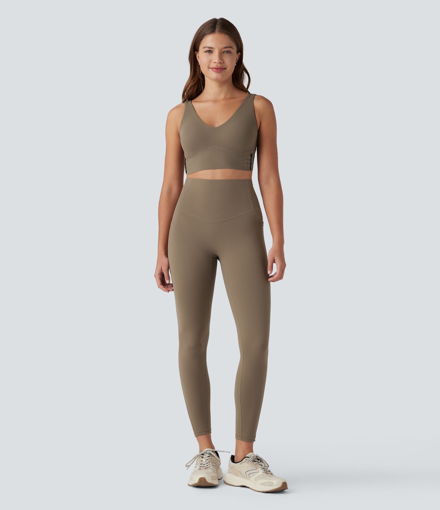 Halara UltraSculpt™ Medium Support V Neck Push-Up Training Sports Bra