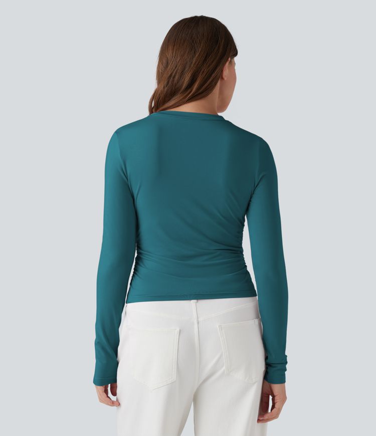 Casual-Top mit Rundhalsausschnitt, langen Ärmeln und Raffung