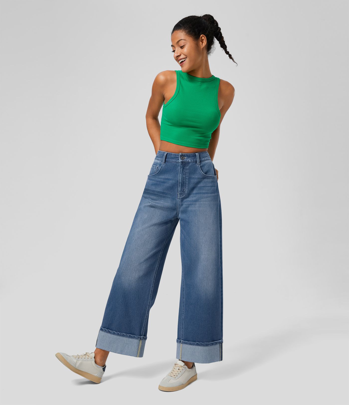 Jean décontracté lavé à jambes larges, taille haute avec poches, ourlet roulé Halara Flex™