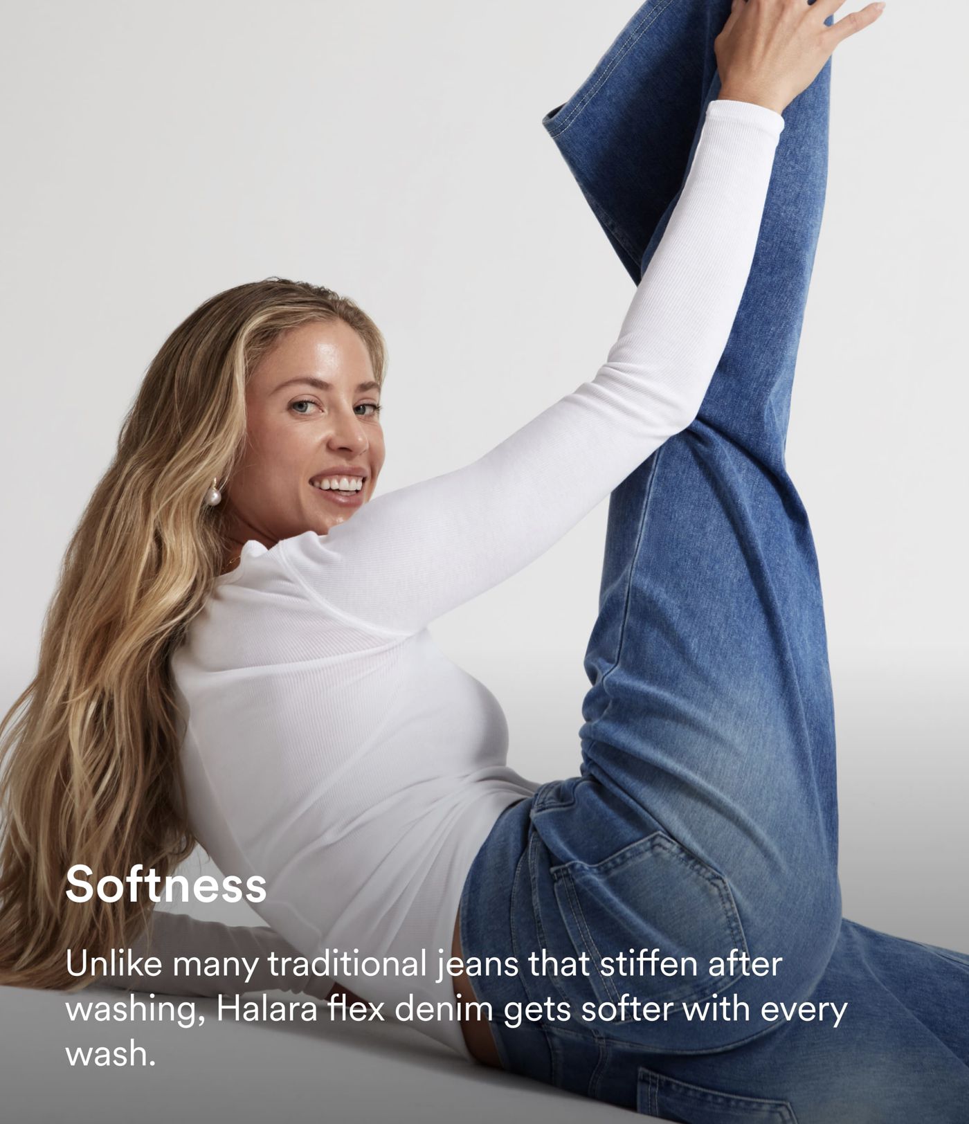 Jean décontracté lavé à jambes larges, taille haute avec poches, ourlet roulé Halara Flex™