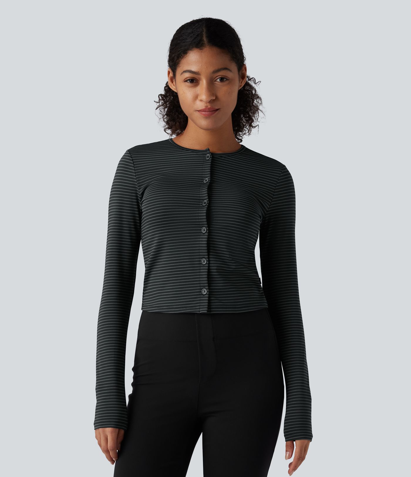 Top de travail rayé à col rond, manches longues et fermeture boutonnée