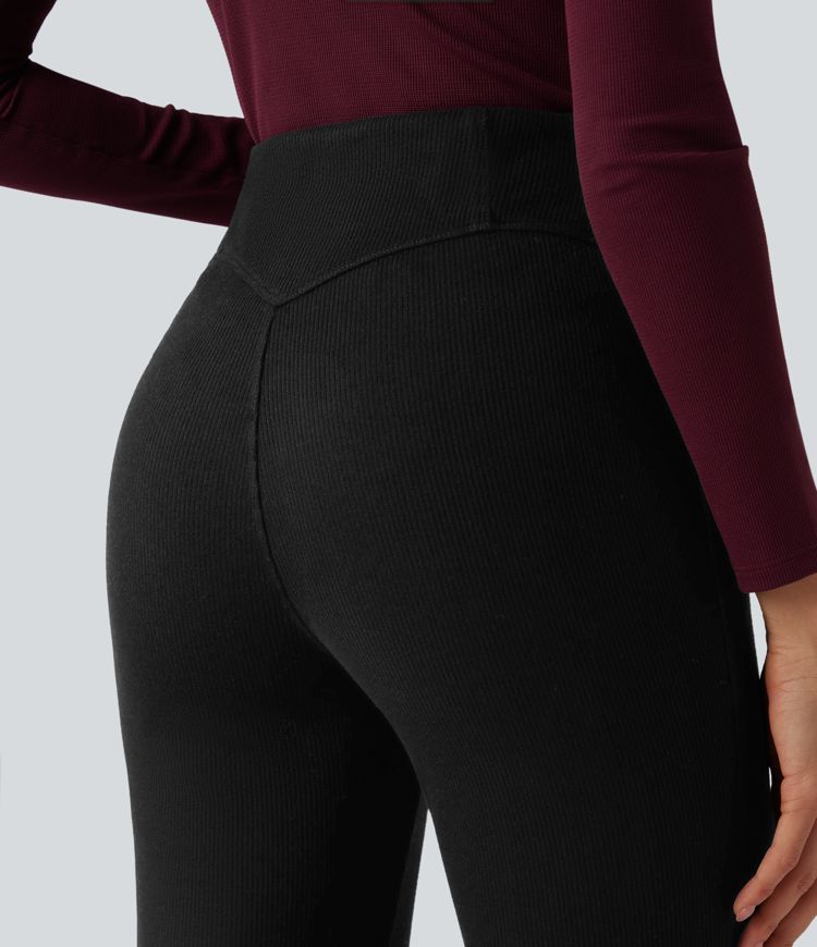 Lässige, gerippte Schlaghose mit hohem Bund und Bauchkontrolle