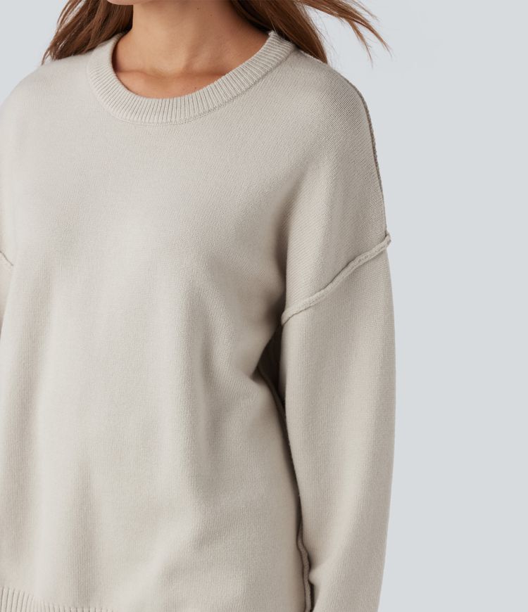 Lässiger Pullover mit Rundhalsausschnitt, überschnittenen Schultern und langen Ärmeln
