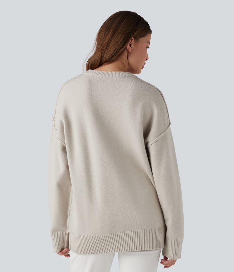 Lässiger Pullover mit Rundhalsausschnitt, überschnittenen Schultern und langen Ärmeln