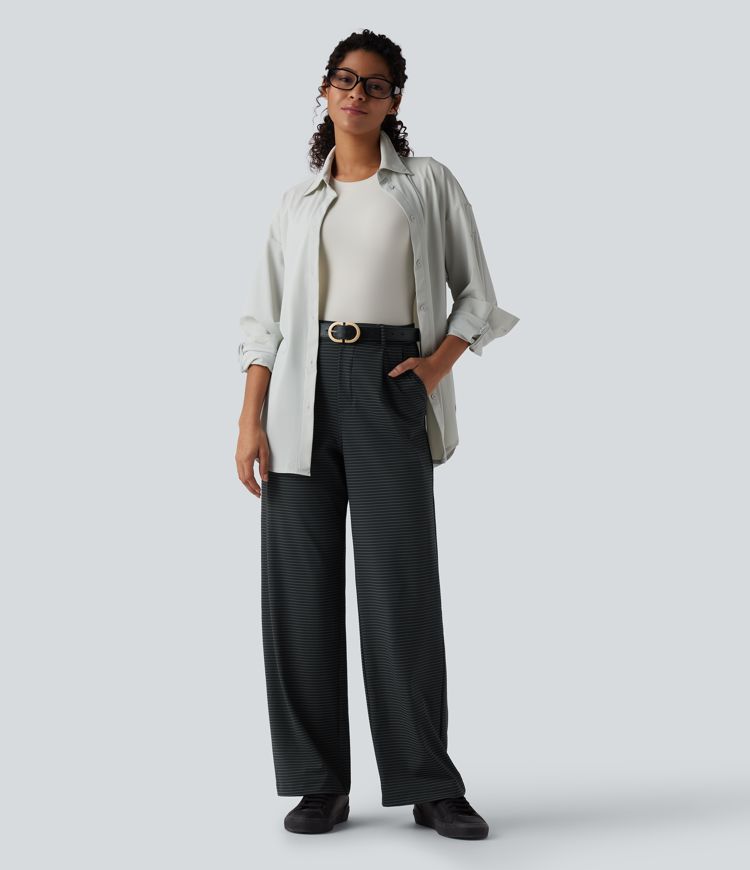 Hoch taillierte, gerade geschnittene, gestreifte Arbeitshosen mit Taschen