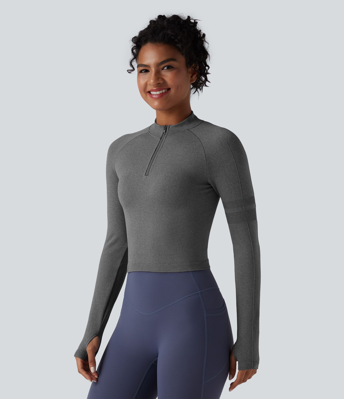 Dikişsiz, yarım fermuarlı, uzun kollu yoga spor üstü, başparmak deliği