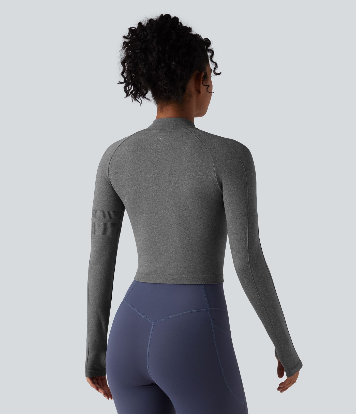 Dikişsiz, yarım fermuarlı, uzun kollu yoga spor üstü, başparmak deliği