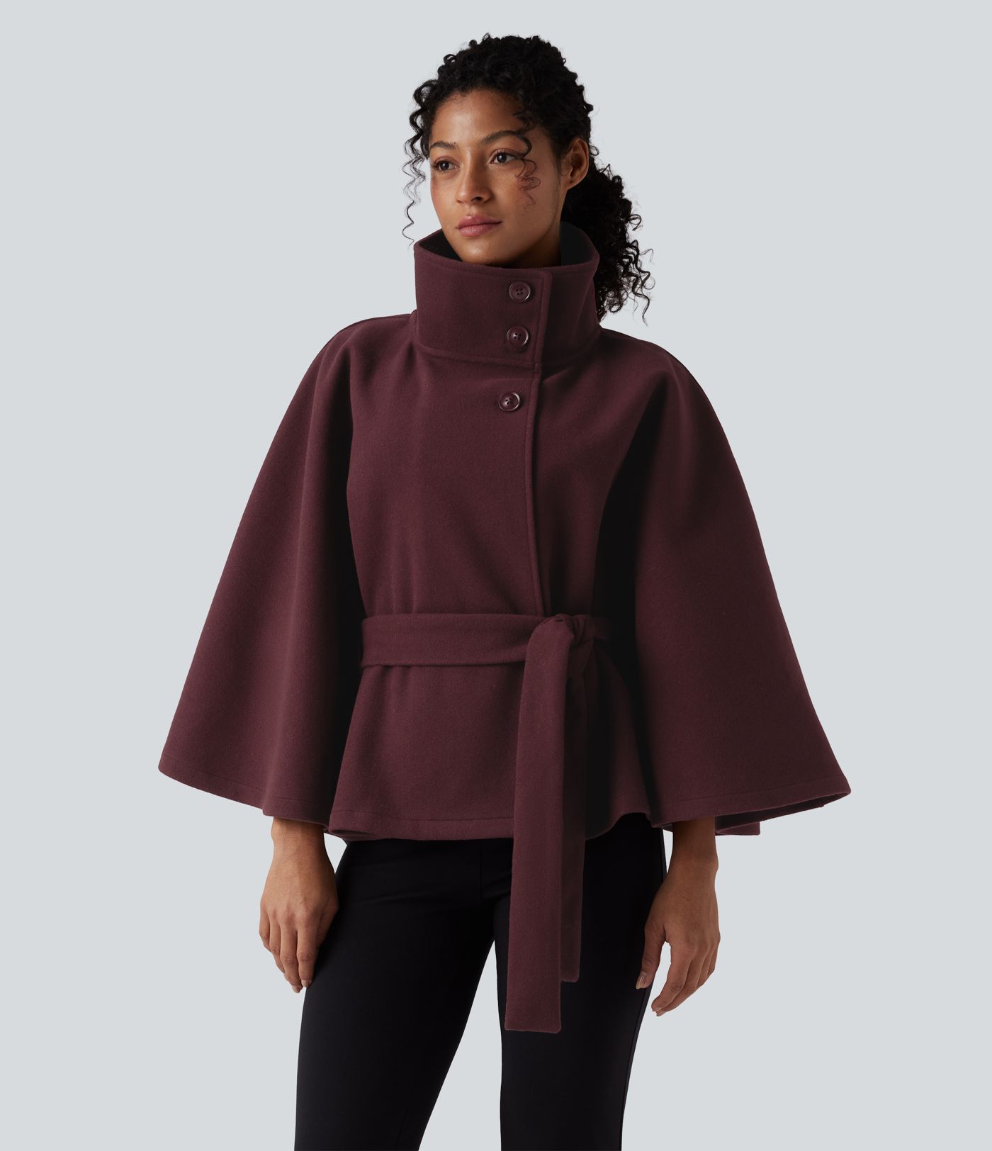 Manteau cape de travail à col montant, manches longues et ceinture