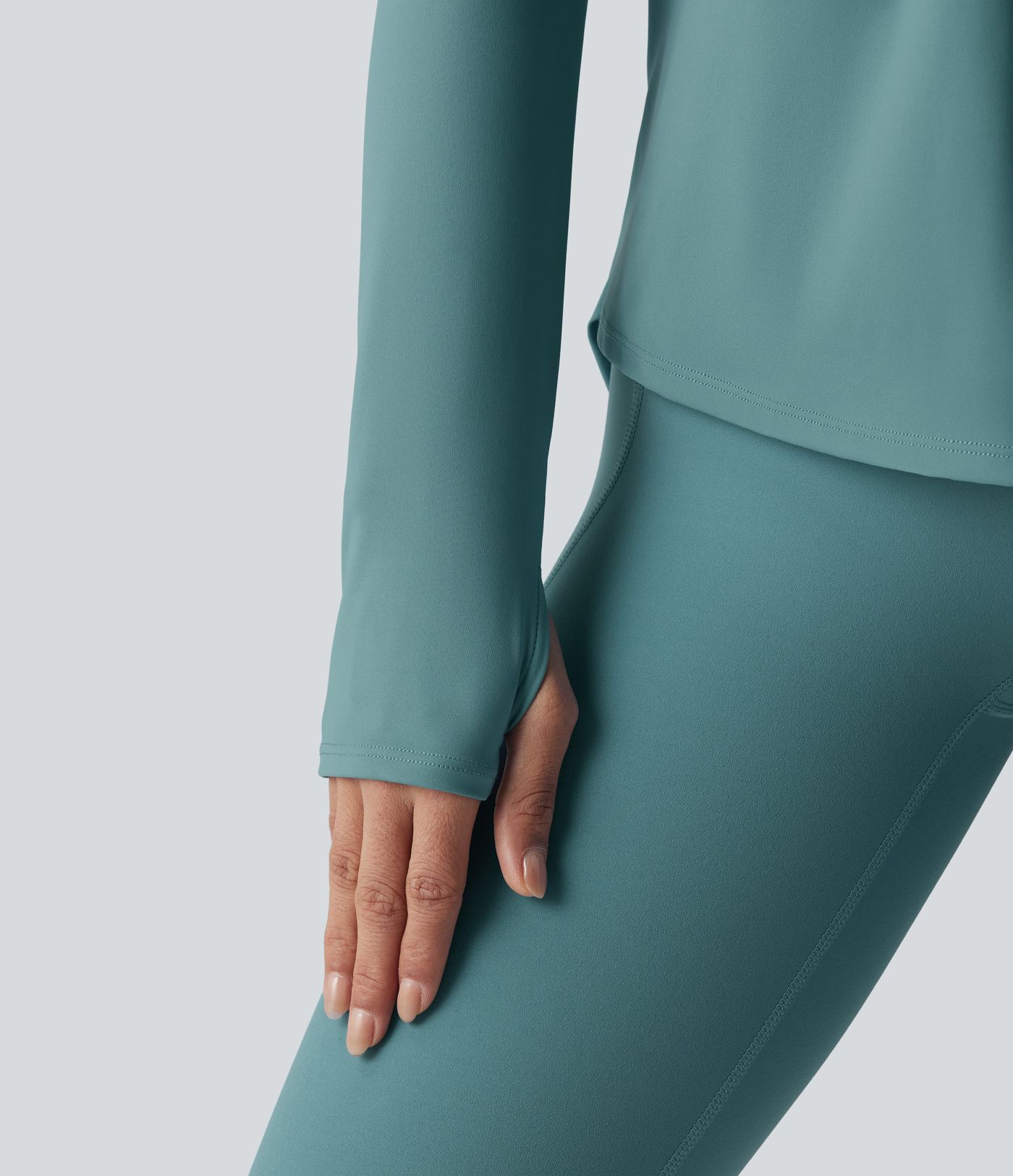 Softlyzero™ Airy - Rückenfreies, gerafftes 2-in-1 Yoga-Sport-Top mit langen Ärmeln, Daumenlöchern und Crossover-Design - UPF50+