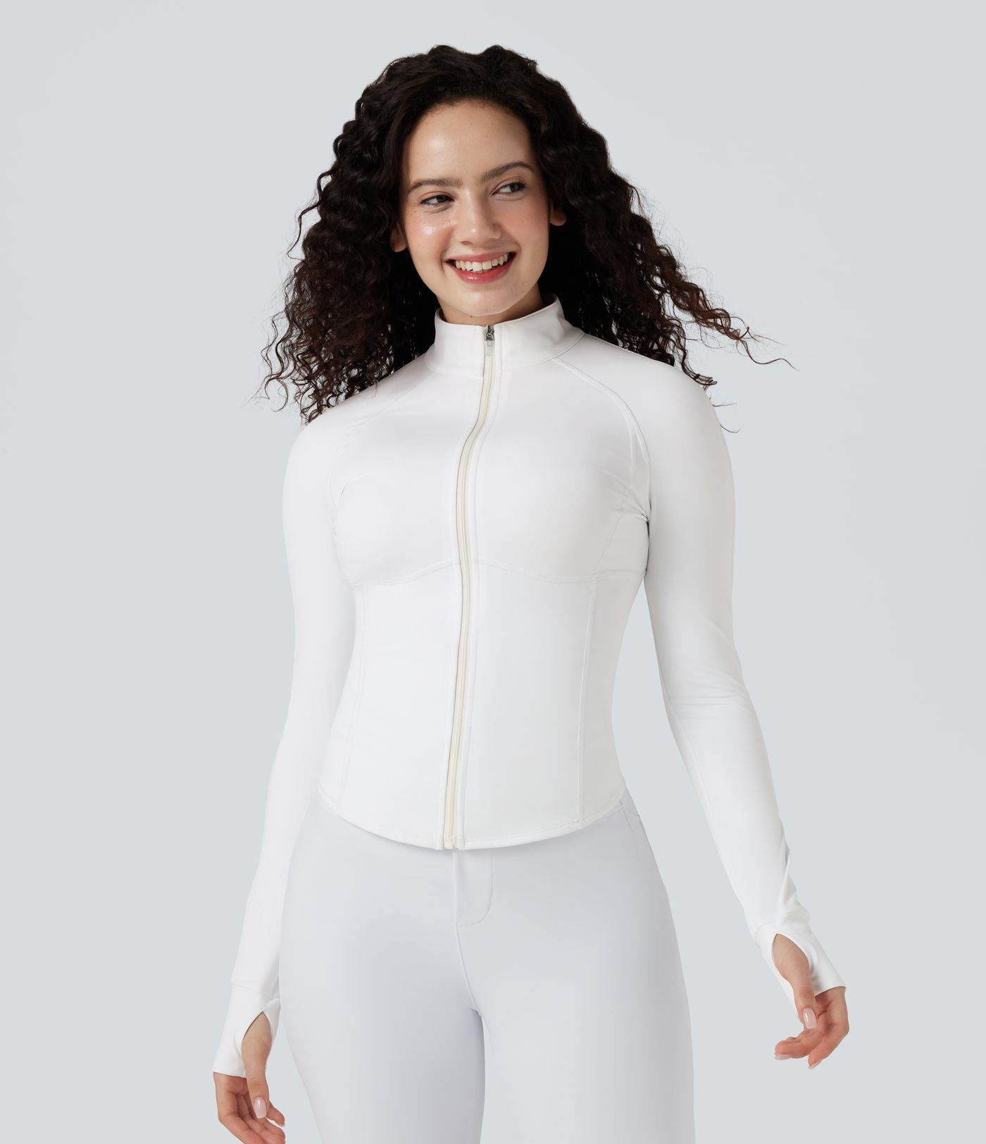 Lässige, kurze 3-in-1 Stretch-Pufferjacke mit Stehkragen, Seitentaschen, langen Ärmeln, Daumenlöchern und geschwungenem Saum