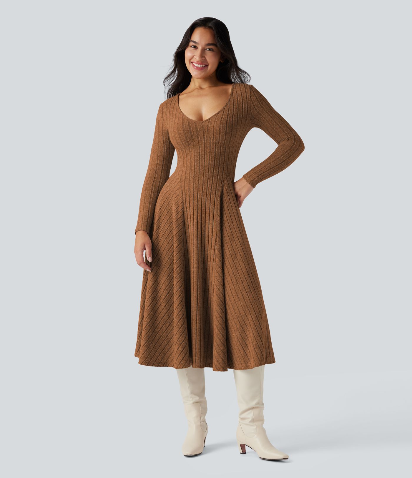 Robe mi-longue évasée maille côtelée à décolleté en V et manches longues