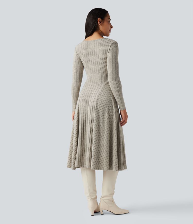 Geripptes Strick-Midikleid mit V-Ausschnitt, langen Ärmeln und ausgestelltem Rock, lässig