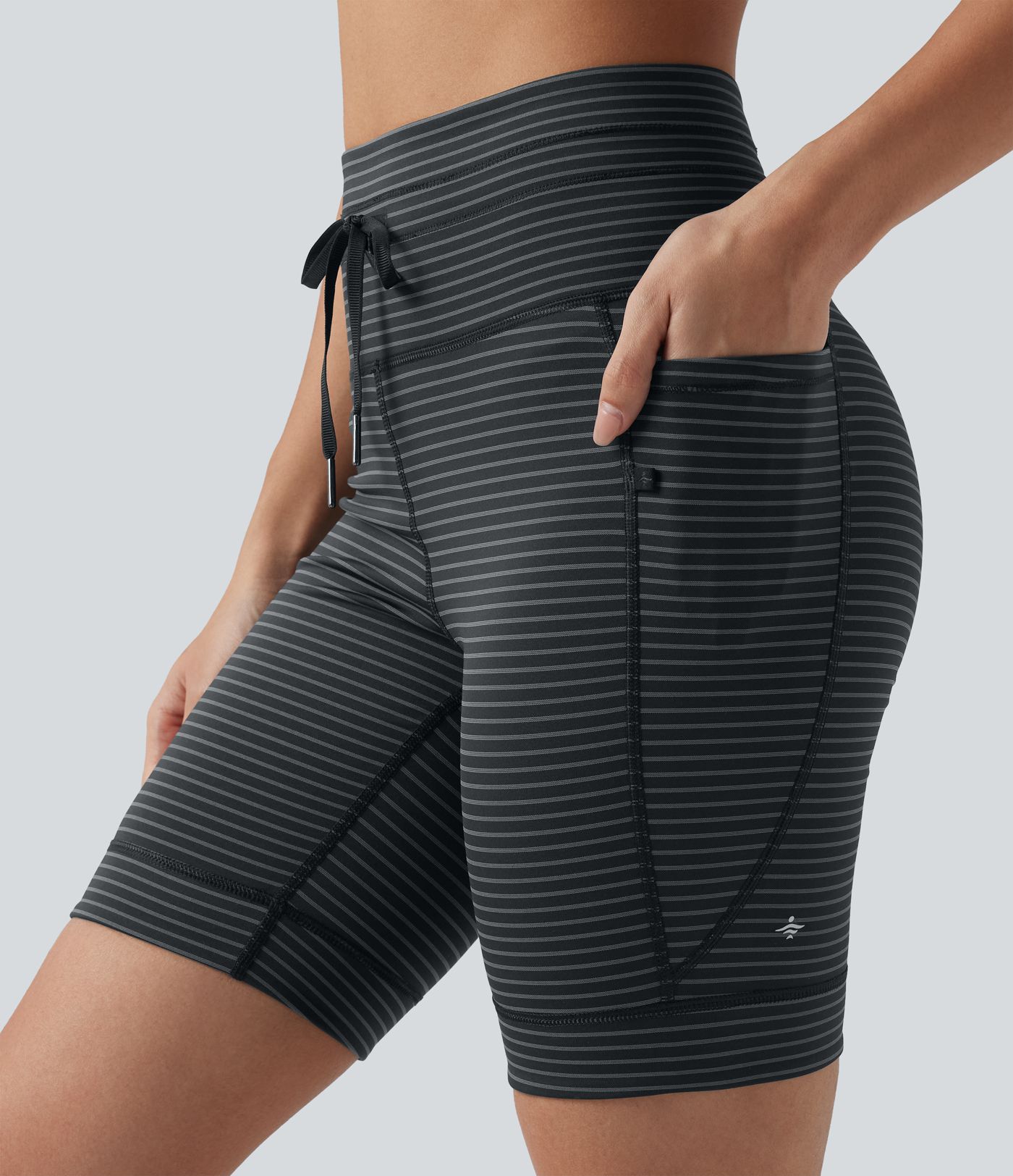 Yoga-Shorts mit hohem Bund, Seitentaschen, Kordelzug und Streifen - 17,8 cm