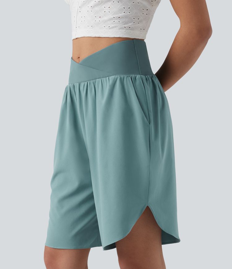 Breezeful™ - Shorts mit hohem Crossover-Bund, Seitentaschen und abgerundetem Saum - schnelltrocknend