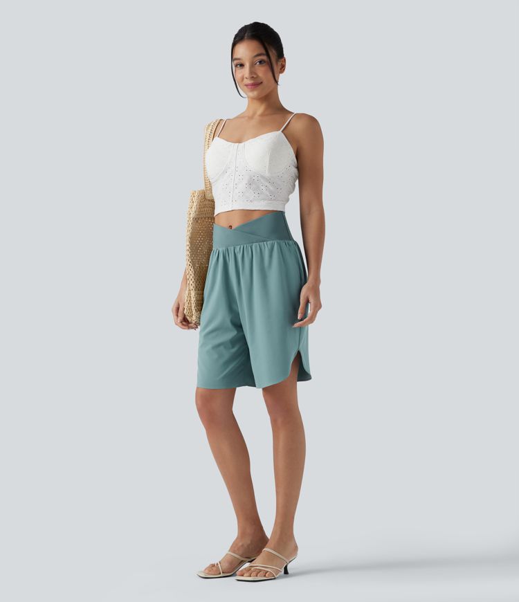 Breezeful™ - Shorts mit hohem Crossover-Bund, Seitentaschen und abgerundetem Saum - schnelltrocknend