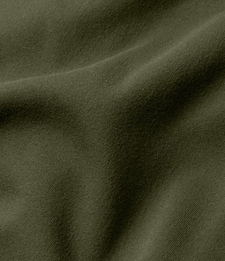 Pantalón cargo acampanado bolsillo solapa lateral botón tiro alto