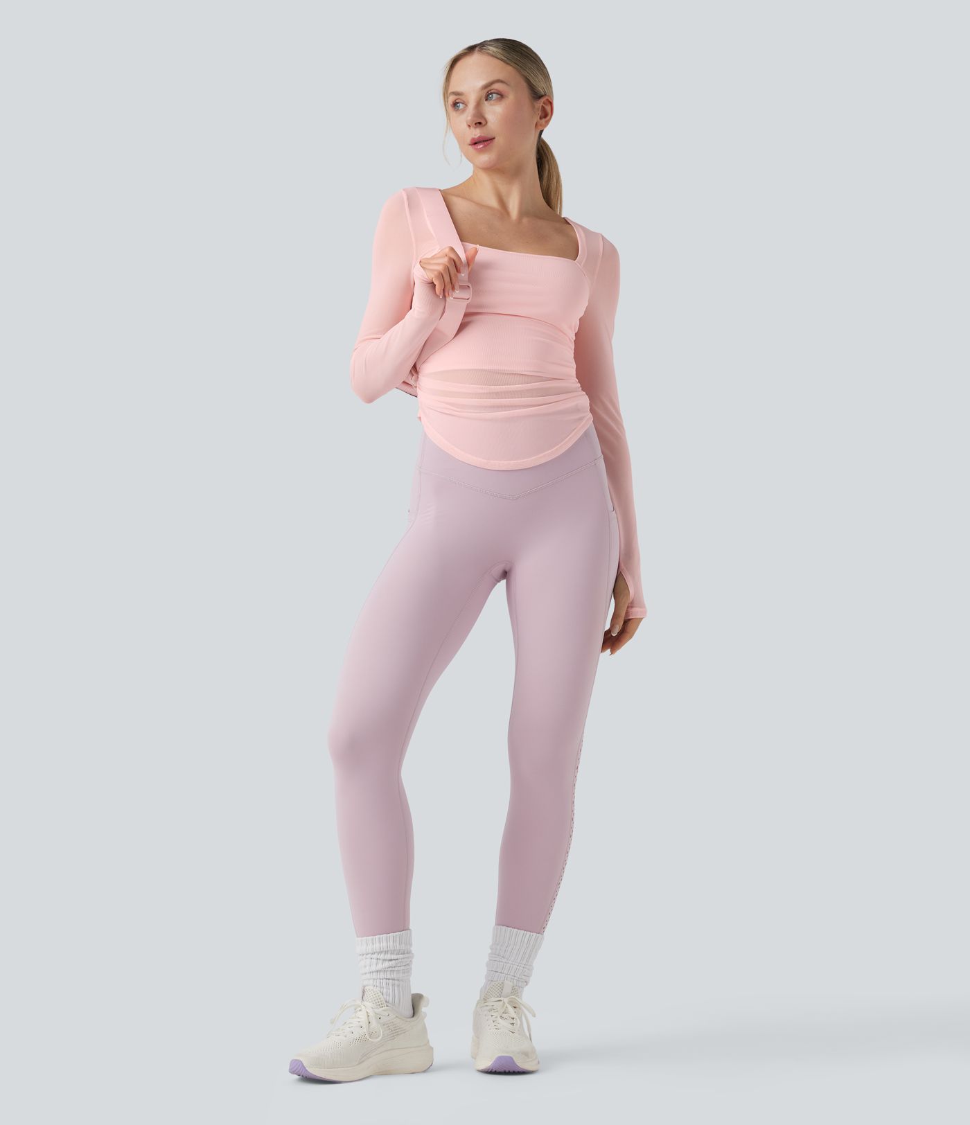 Square Neck Long Sleeve Thumb Holes Contrast Mesh Ruched Curved Hem 2-in-1 Workout Top