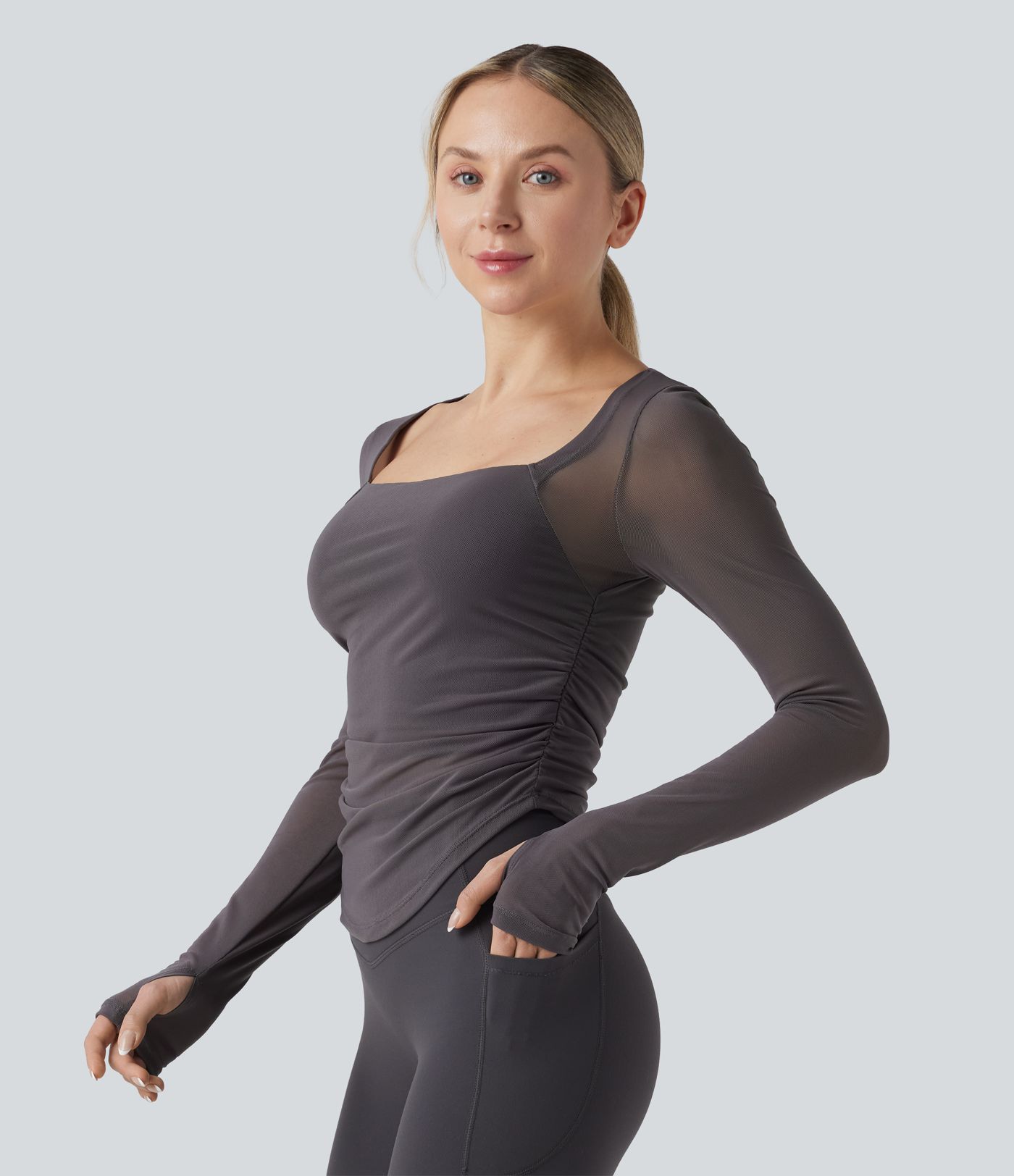 Square Neck Long Sleeve Thumb Holes Contrast Mesh Ruched Curved Hem 2-in-1 Workout Top