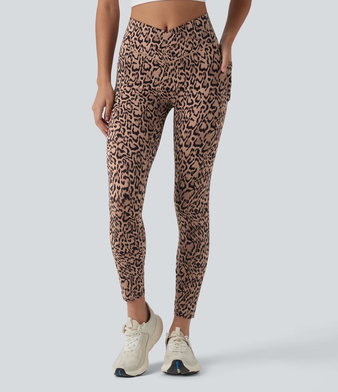 7/8-Leggings mit hohem Crossover-Bund, Seitentaschen und Leopardenmuster