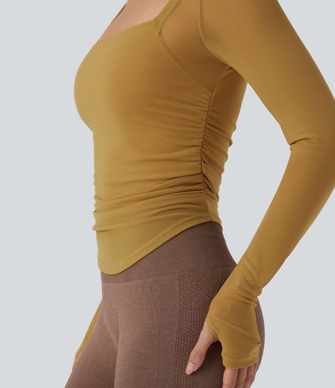 Square Neck Long Sleeve Thumb Holes Contrast Mesh Ruched Curved Hem 2-in-1 Workout Top