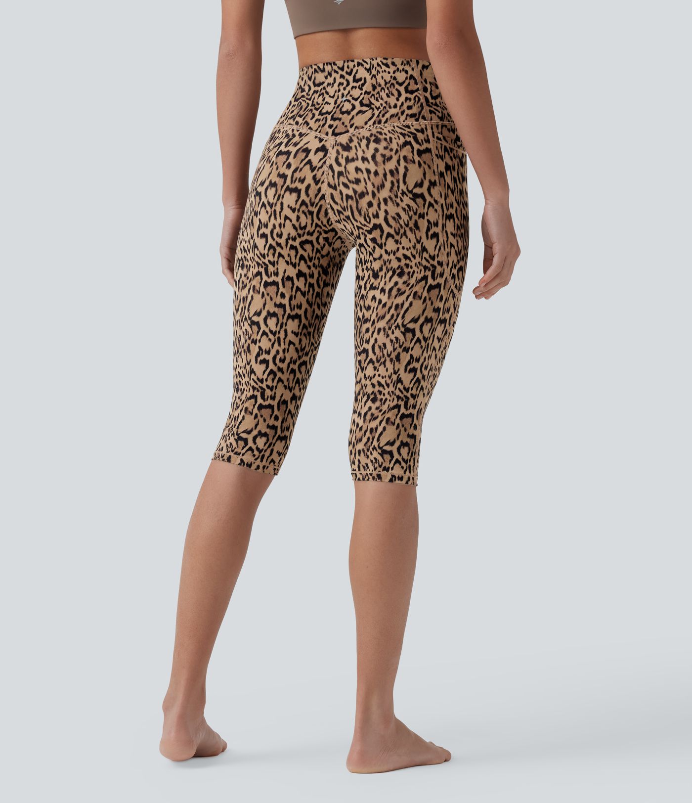 Halara UltraSculpt™ - Pedal-Pusher-Leggings mit hohem Bund, Seitentaschen, Bauchkontrolle und Leopardenmuster