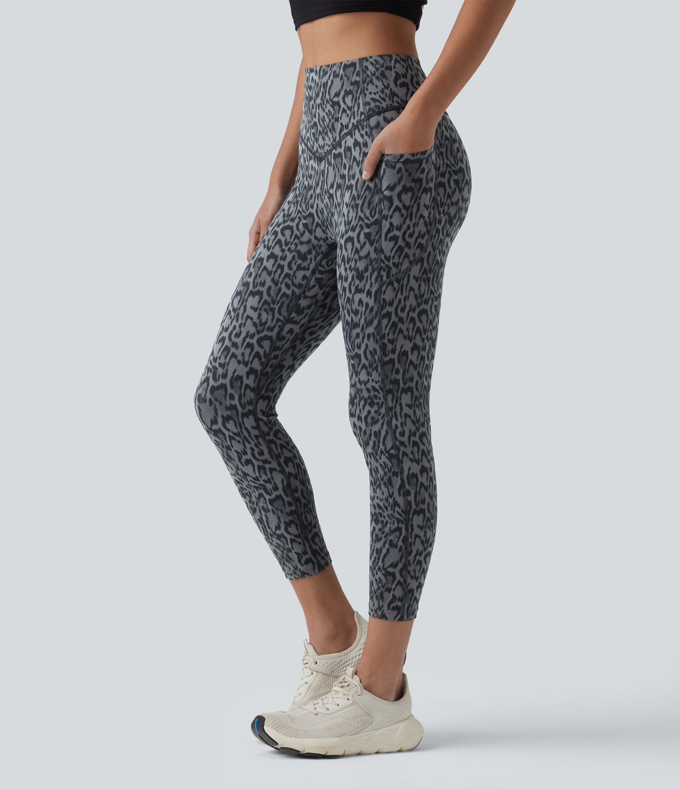 Halara UltraSculpt™ Leopard Print High Waisted Scrunch Butt Lifting Tummy Control Capri Training Leggings with Pockets