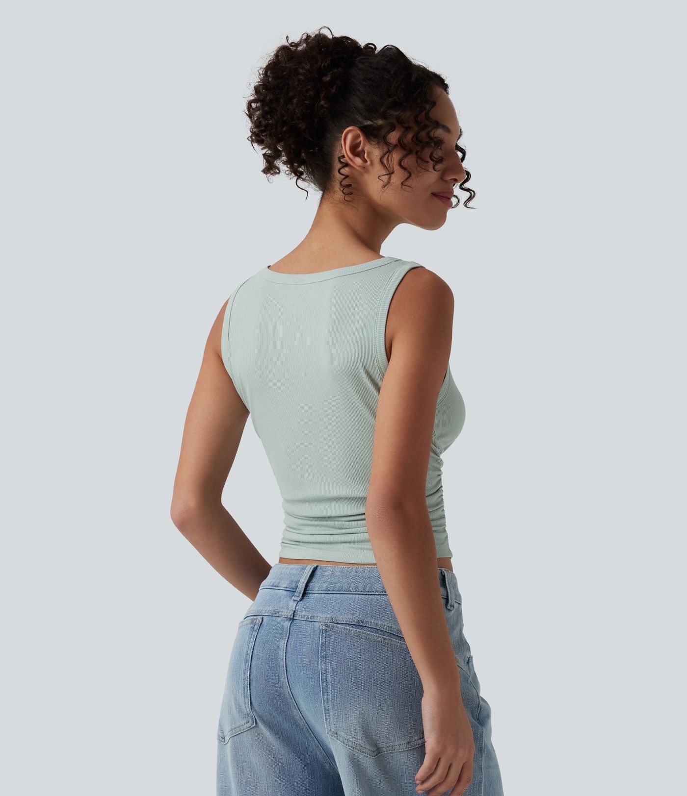 Lässiges, gerafftes Tanktop aus geripptem Strick mit Rundhalsausschnitt