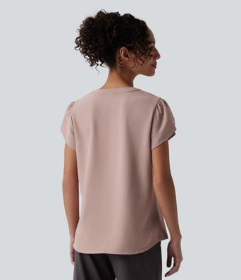 Arbeitsbluse mit V-Ausschnitt und kurzen, blütenblattförmigen Ärmeln