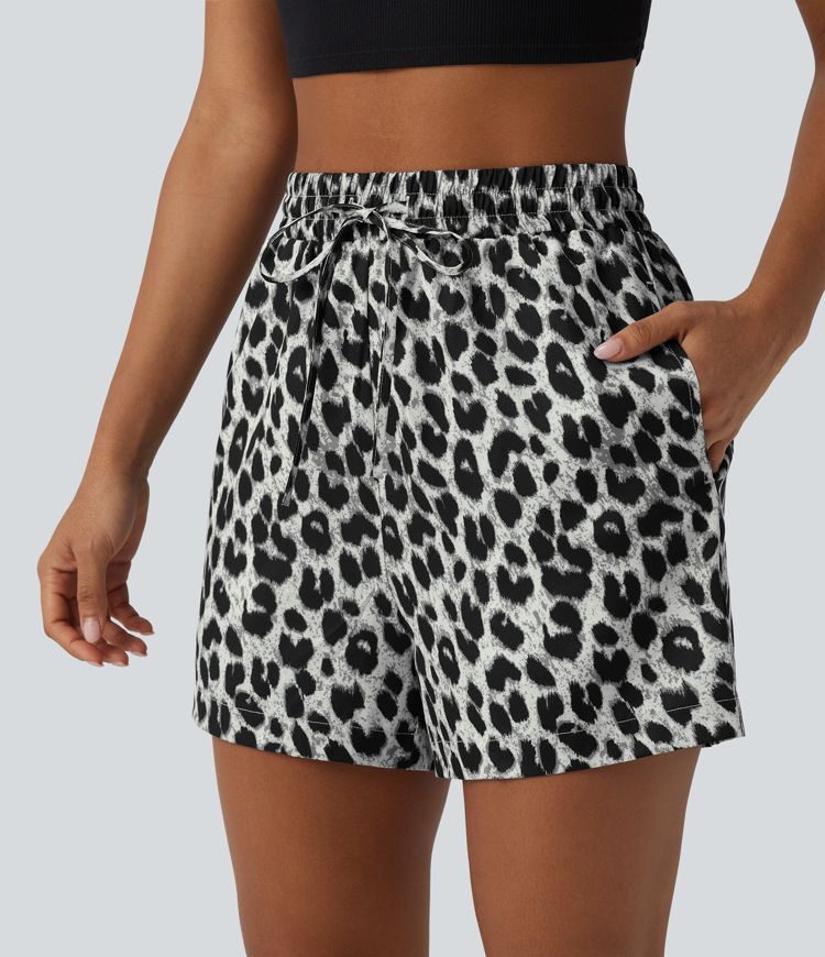 Lässige Shorts mit hohem Bund, Seitentaschen, Kordelzug und Leopardenmuster