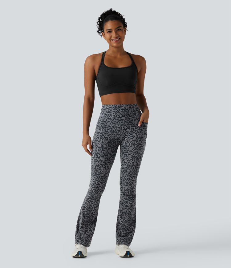 Halara UltraSculpt™ - Bootcut-Yoga-Leggings mit hohem Bund, Seitentaschen, Bauchkontrolle, Booty-Scrunch und Leopardenmuster - Po-Lifting