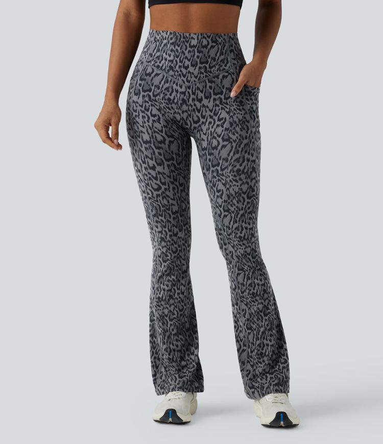 Halara UltraSculpt™ - Bootcut-Yoga-Leggings mit hohem Bund, Seitentaschen, Bauchkontrolle, Booty-Scrunch und Leopardenmuster - Po-Lifting