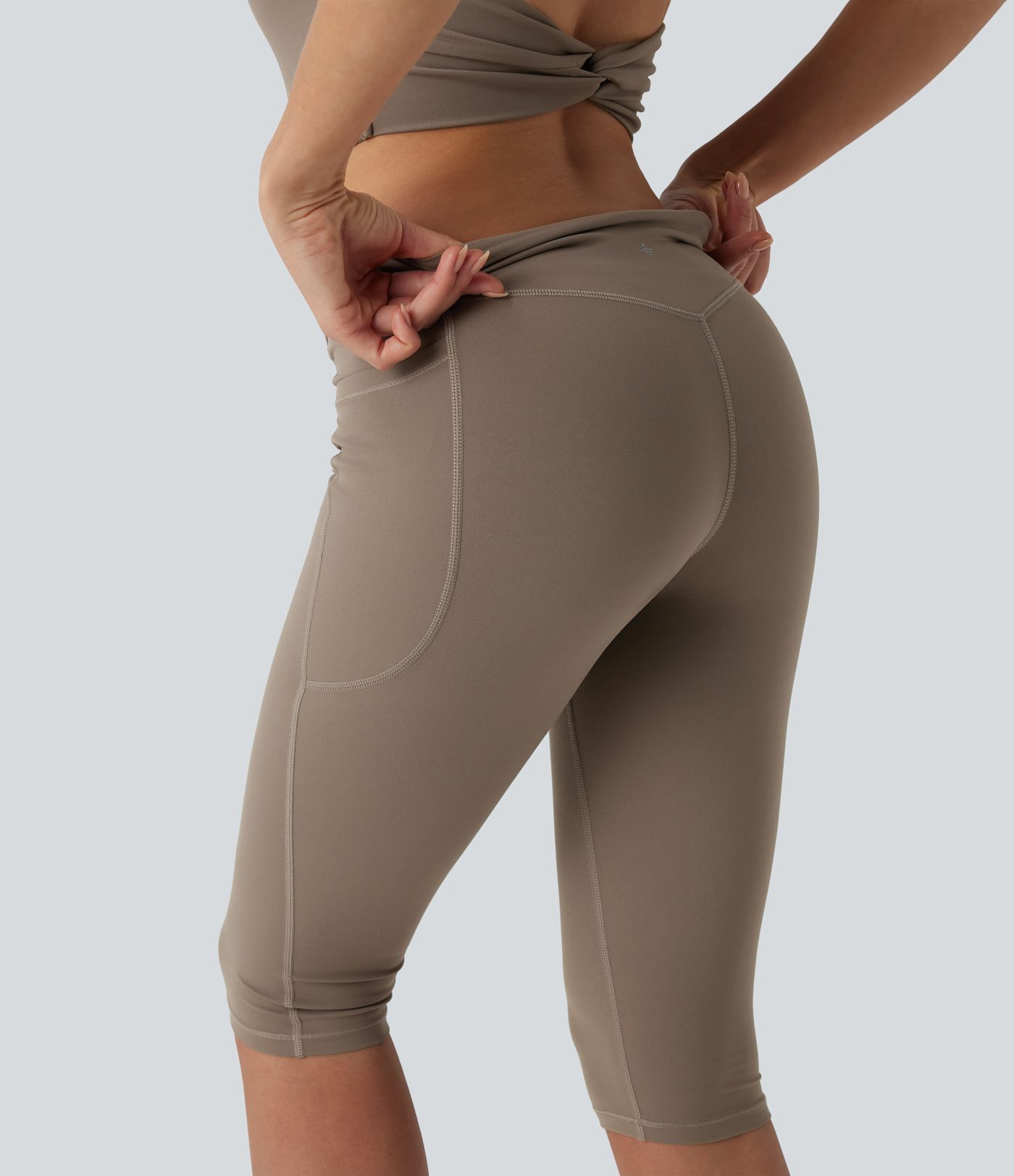 Combinaison moulante dos nu Halara UltraSculpt™ gainante et gainante avec poches - Édition Easy Peezy