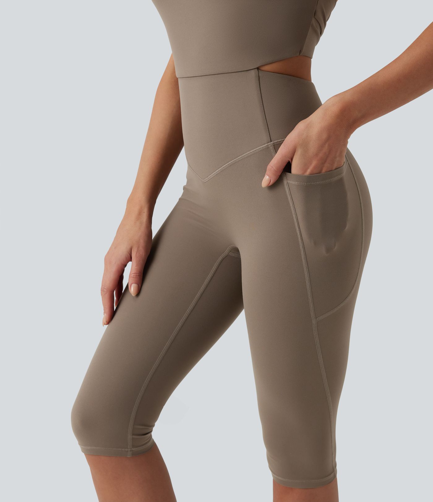 Combinaison moulante dos nu Halara UltraSculpt™ gainante et gainante avec poches - Édition Easy Peezy