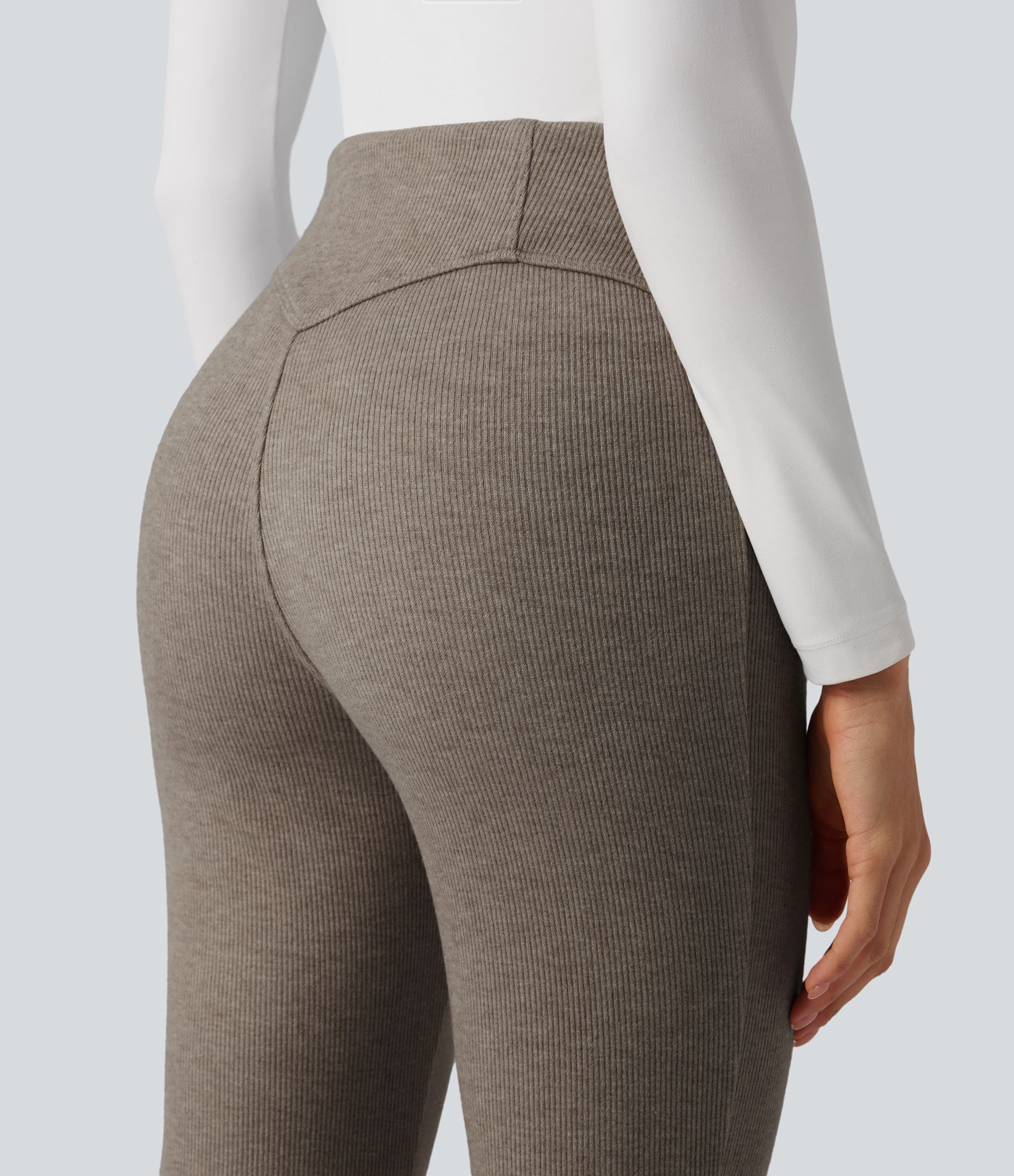 Lässige, gerippte Schlaghose mit hohem Bund und Bauchkontrolle