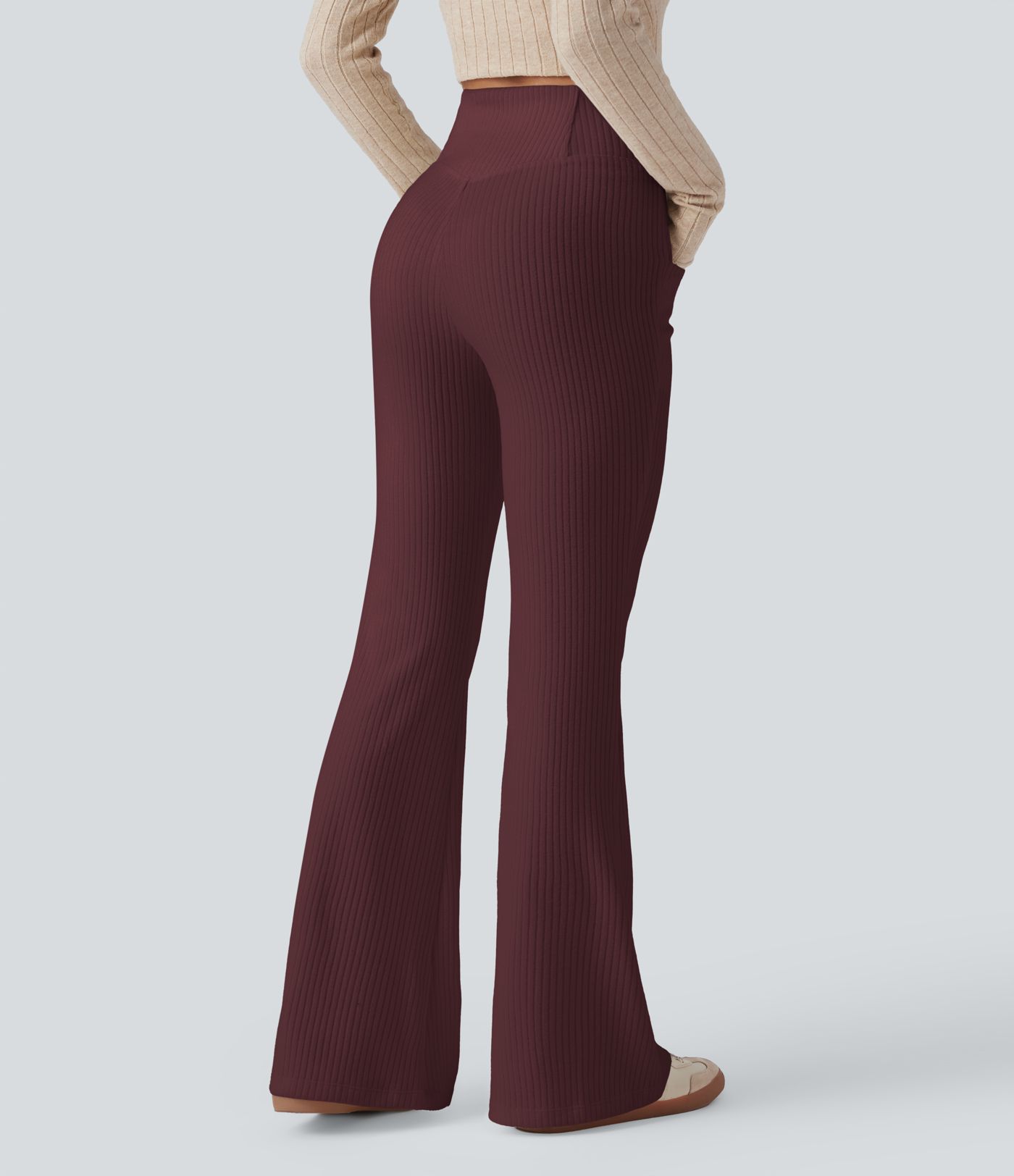 Lässige Crossover-Schlaghose aus geripptem Strick mit hohem Bund und Seitentaschen