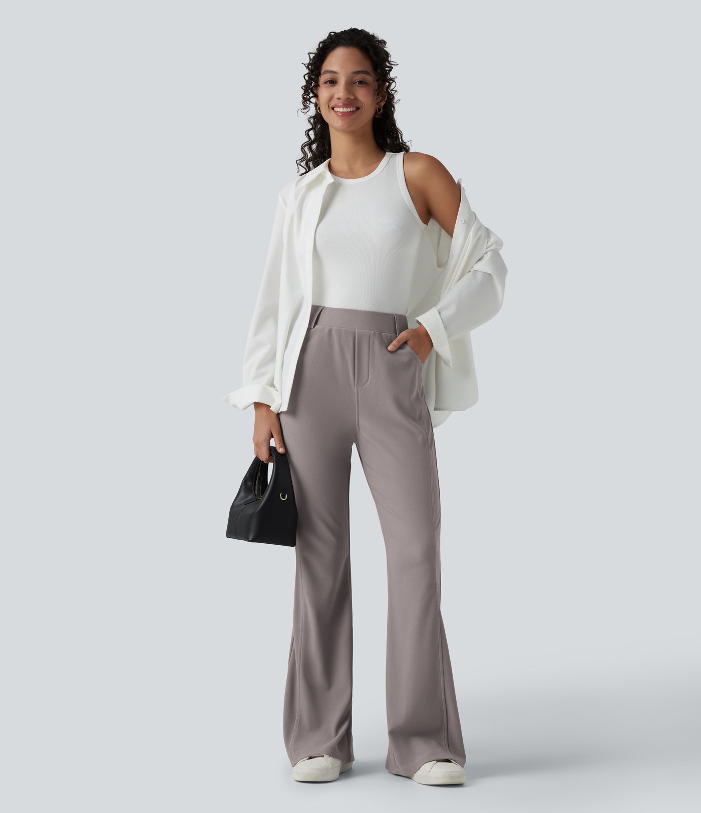 Lässige Bootcut-Hose mit hohem Bund, mehreren Taschen und Waffelstruktur