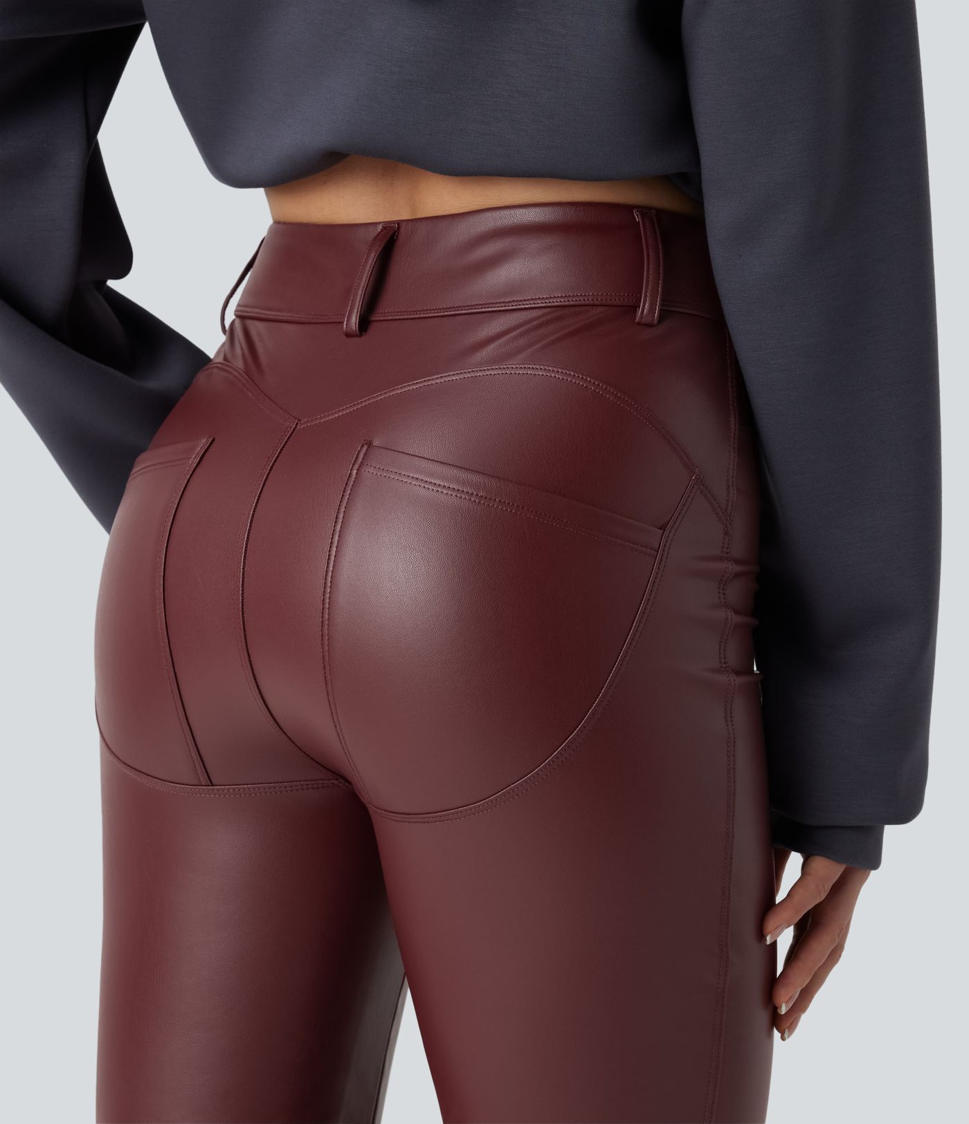 Lässige Fleece-Schlaghose aus Kunstleder mit hohem Bund und Gesäßtaschen