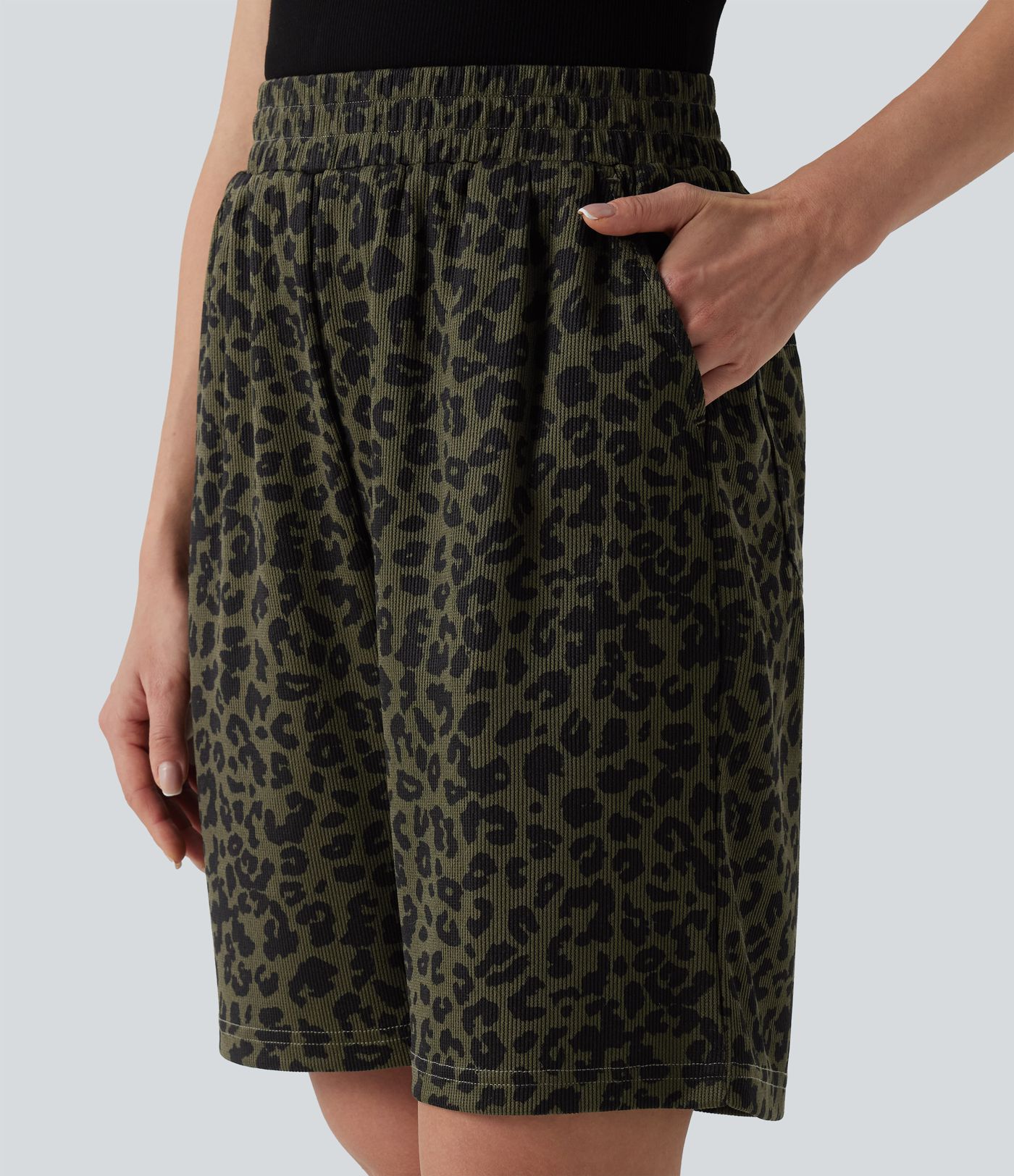High Waisted Leopard Print Casual Bermuda Shorts with Pockets High Waisted Leopard Print Casual Bermuda Shorts with Pockets