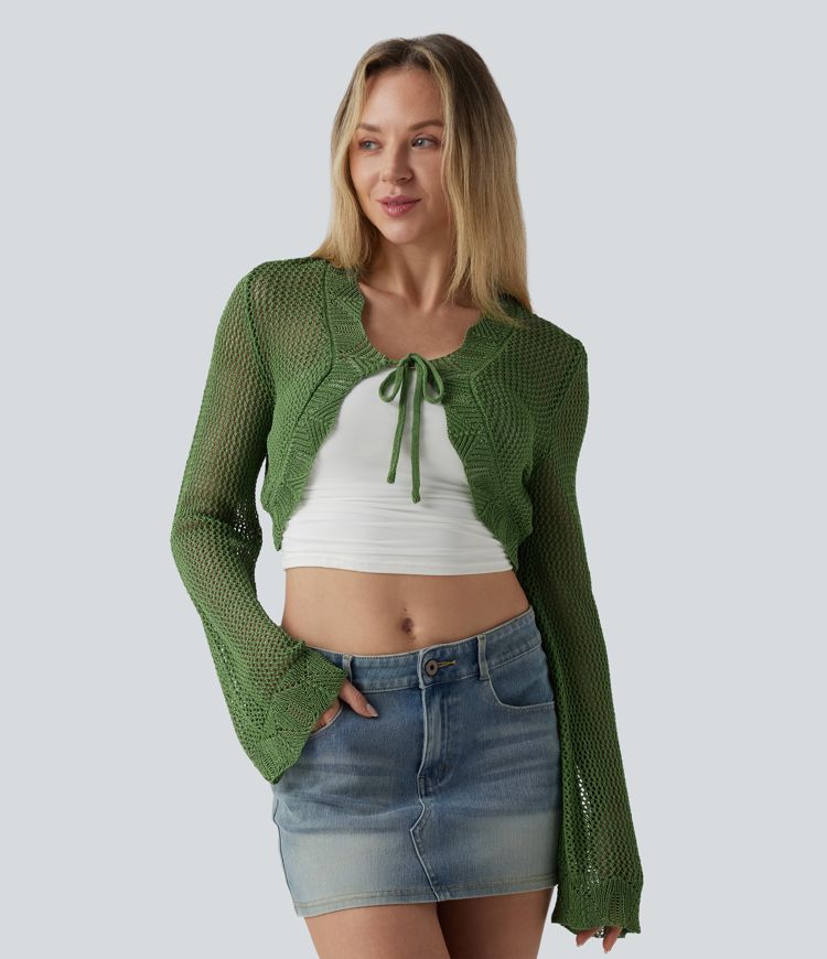 Kurzer Urlaubs-Cardigan mit Bindekragen, langen Ärmeln und Häkeldetails