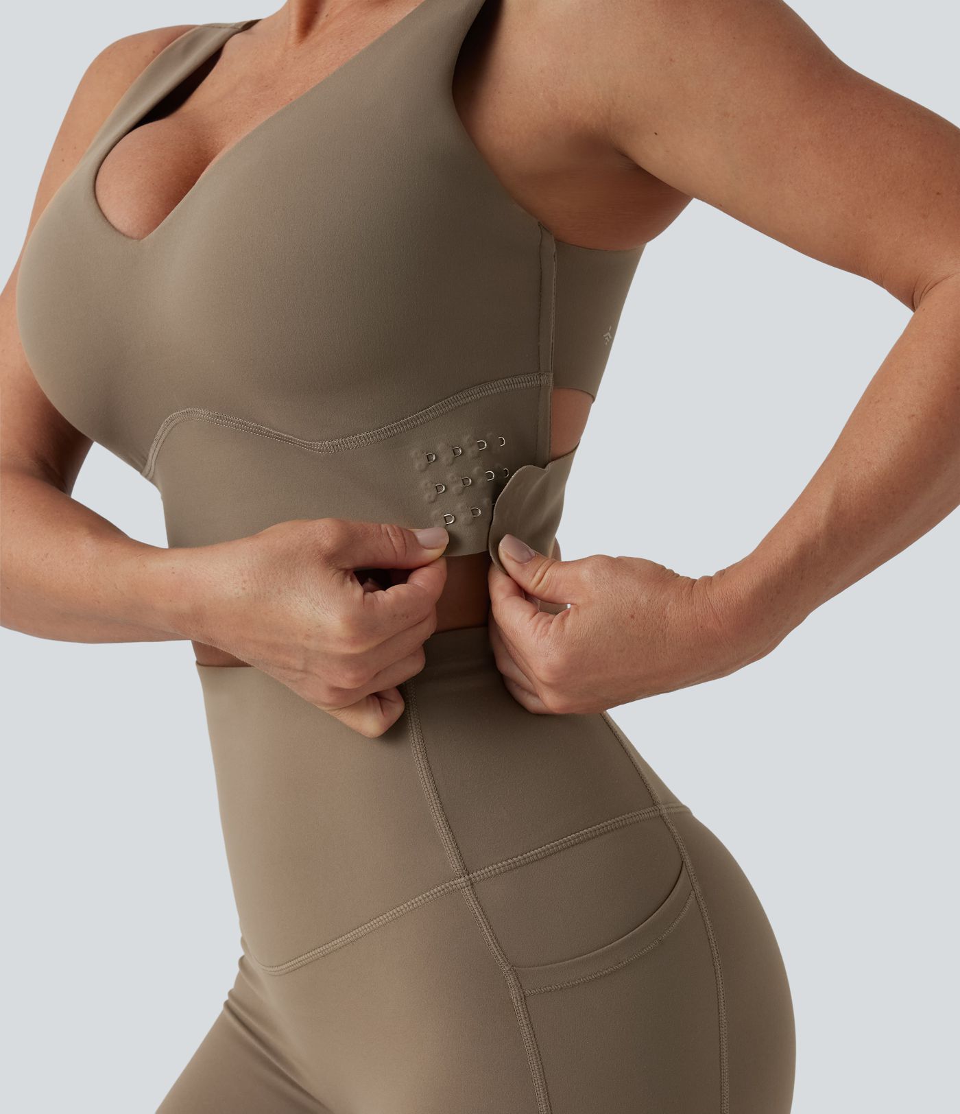 Halara UltraSculpt™ Medium Support V Neck Push-Up Training Sports Bra-D/DD/DDD/F Cups