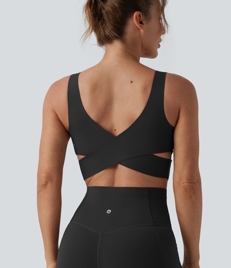 Halara UltraSculpt™ treniruotėms skirta sportinė liemenėlė su V formos iškirpte, vidutinės atramos ir pakėlimo efektas — kaušeliai D/DD/DDD/F