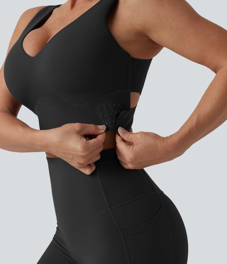 Halara UltraSculpt™ treniruotėms skirta sportinė liemenėlė su V formos iškirpte, vidutinės atramos ir pakėlimo efektas — kaušeliai D/DD/DDD/F