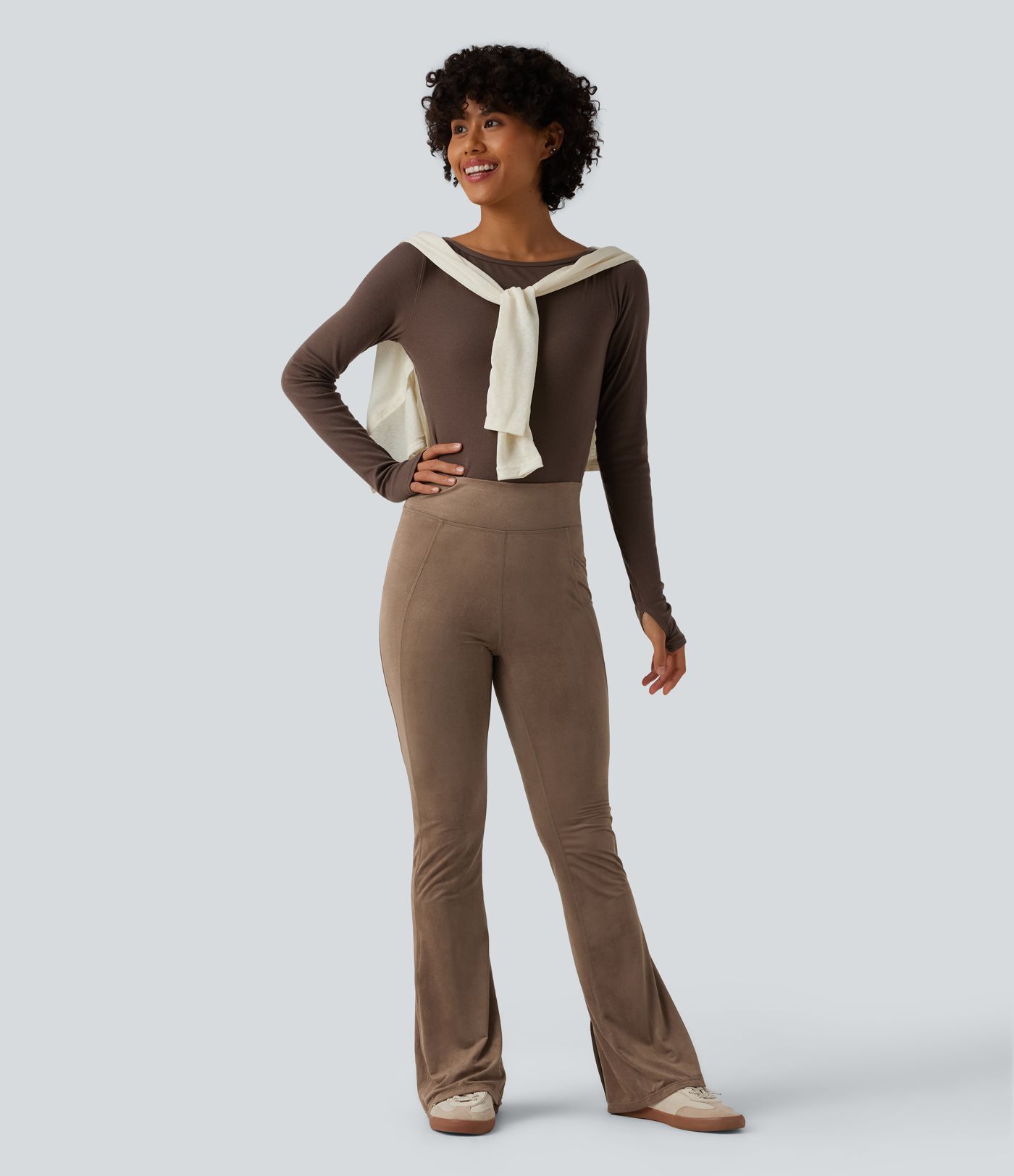 Lässige High-Waist-Bootcut-Leggings aus Wildleder