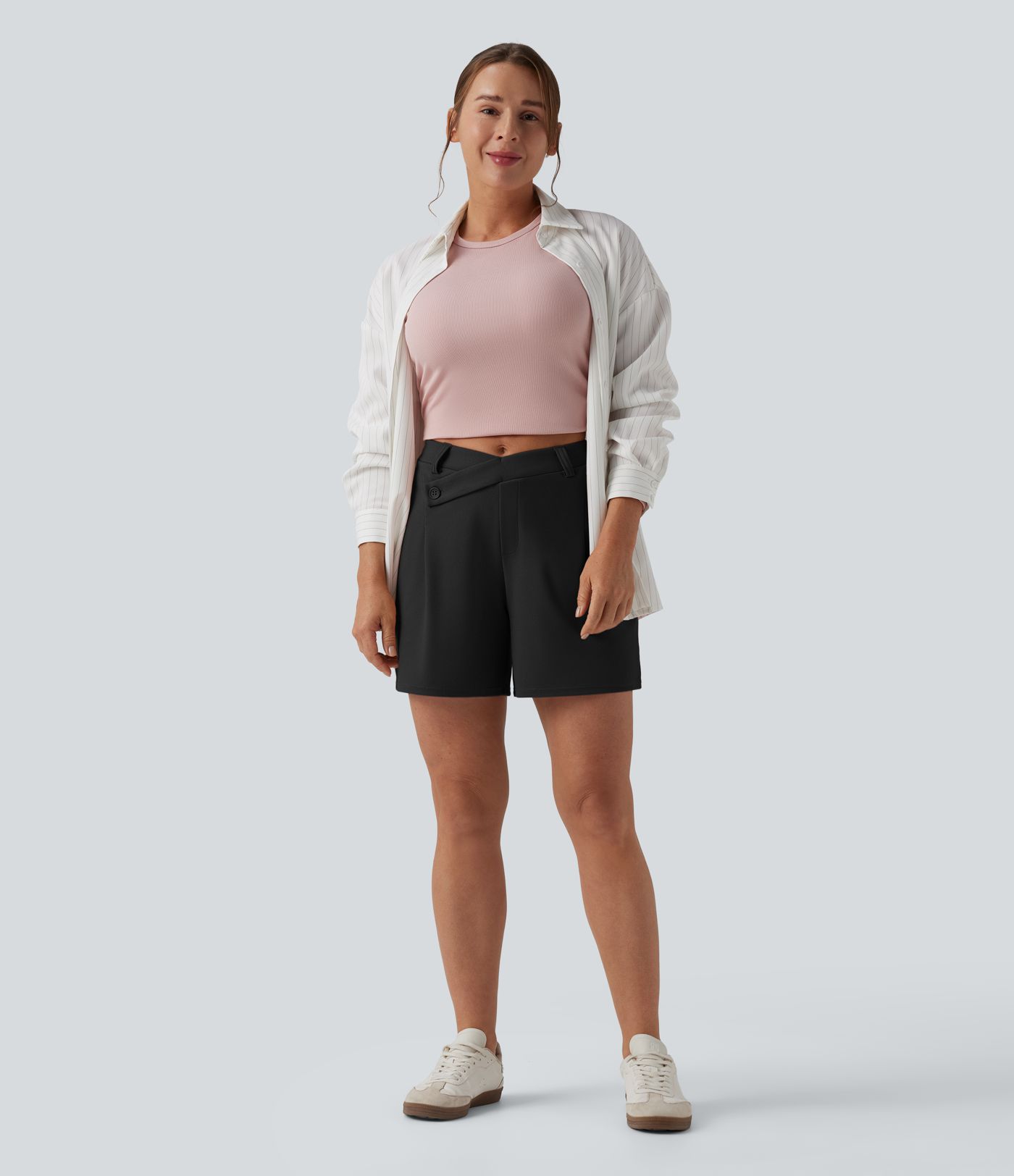 Short ample tailleur mi-taille asymétrique en tissu gaufré 12,5 cm avec poches