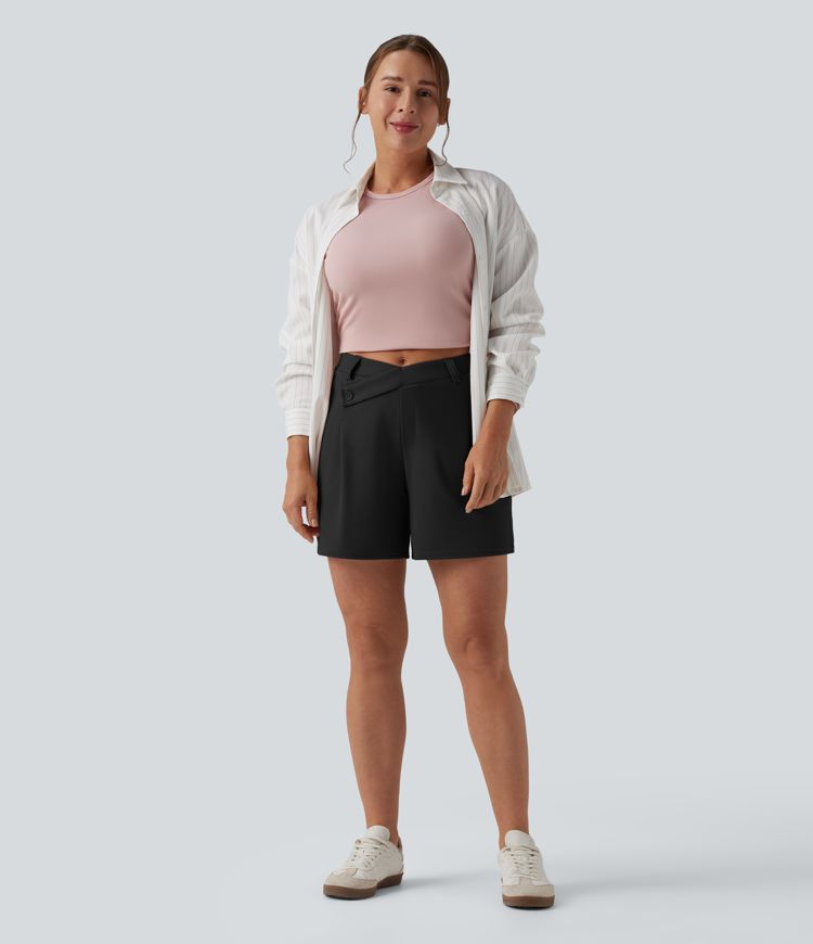 Short ample tailleur mi-taille asymétrique en tissu gaufré 12,5 cm avec poches