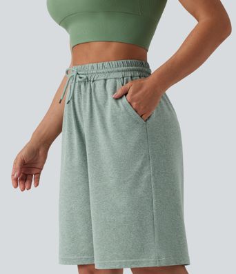 Laisvo kirpimo kasdieniai šortai su aukšta juosmens linija ir raišteliu, 10'' su kišenėmis