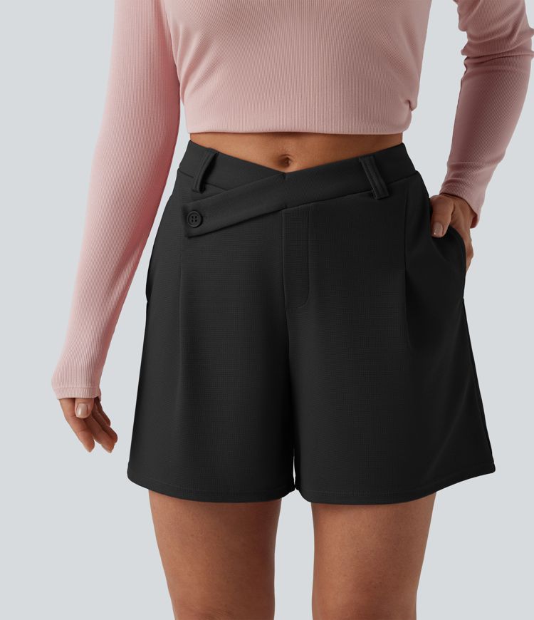 Short ample tailleur mi-taille asymétrique en tissu gaufré 12,5 cm avec poches