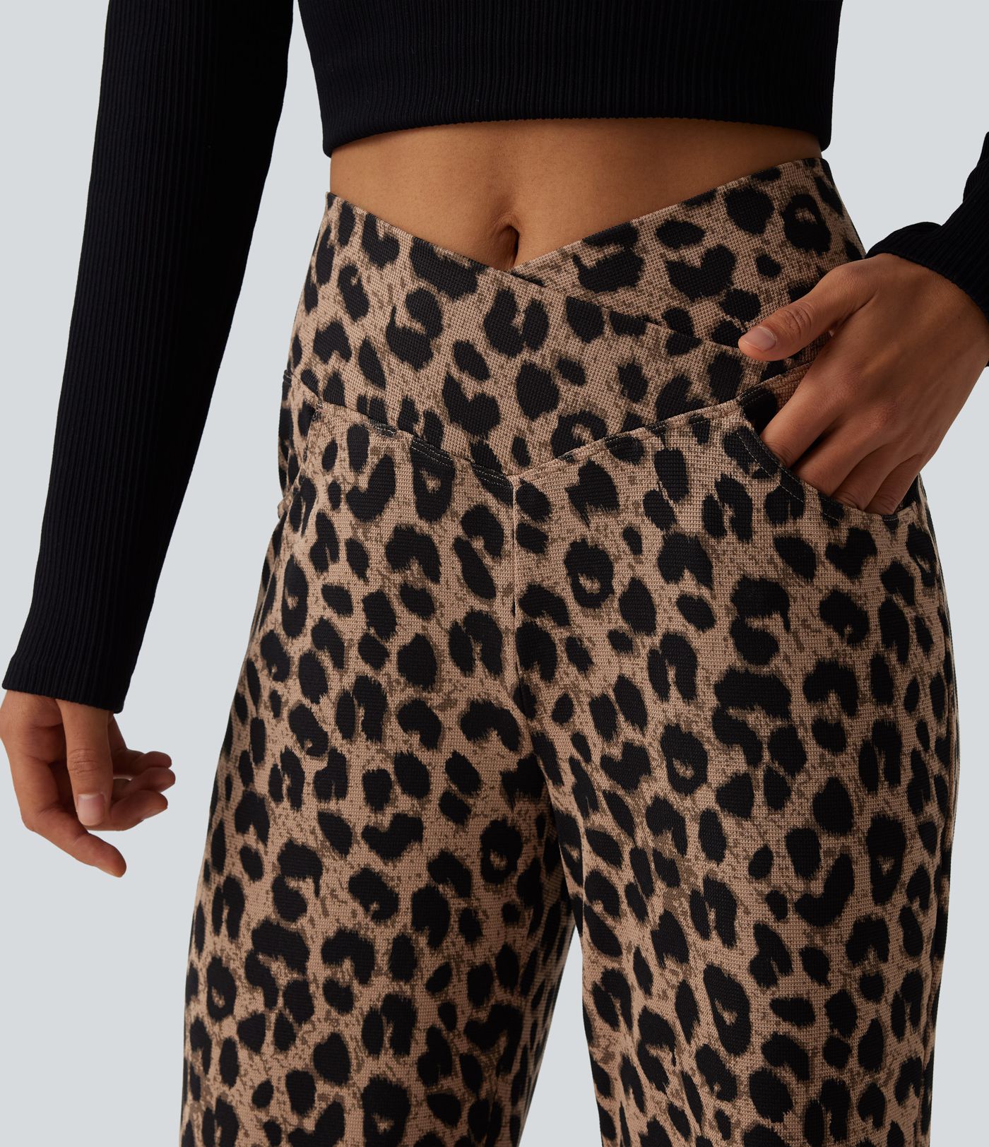 Pantalon large décontracté taille haute croisé imprimé léopard en tissu gaufré avec poches