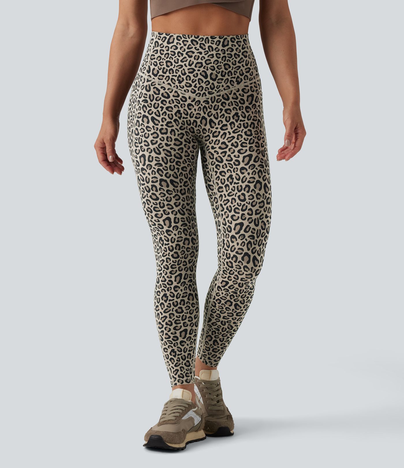 Halara UltraSculpt™ SoCinched leggings de yoga de talle alto con estampado de leopardo, efecto moldeador para el abdomen y con bolsillos